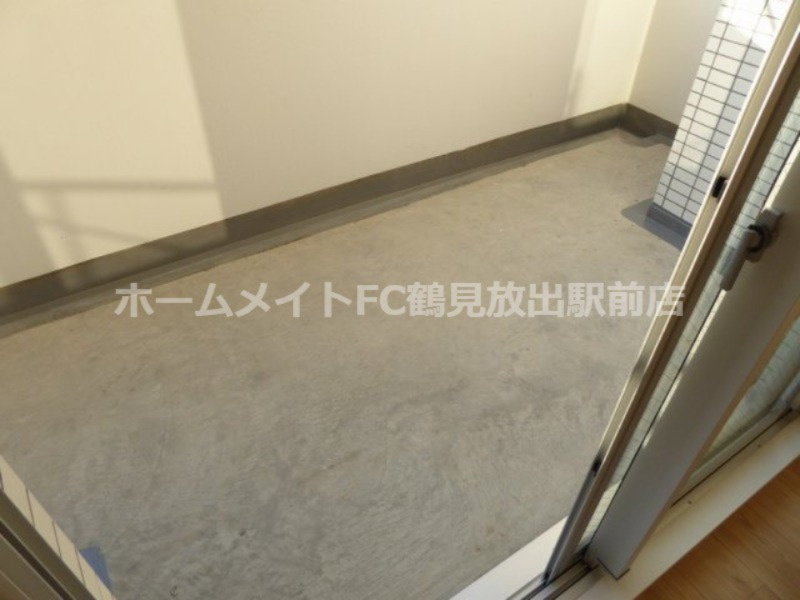 大阪市東成区深江北２丁目の賃貸マンションのバルコニー