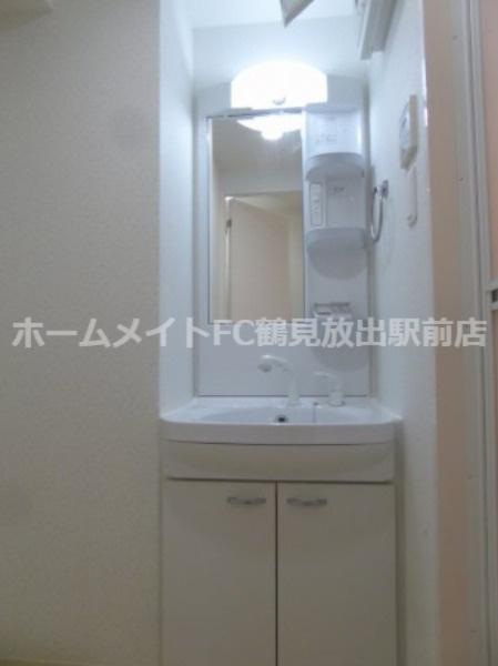 大阪市東成区深江北２丁目の賃貸マンションの独立洗面台