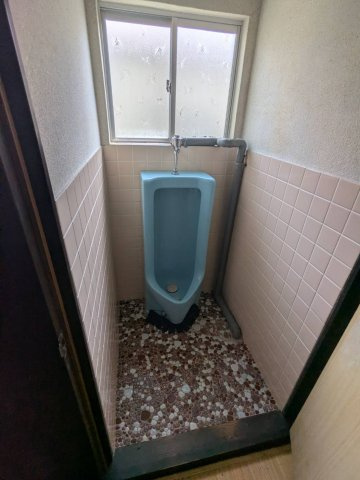 安芸高田市向原町坂字向井原山　中古住宅のトイレ