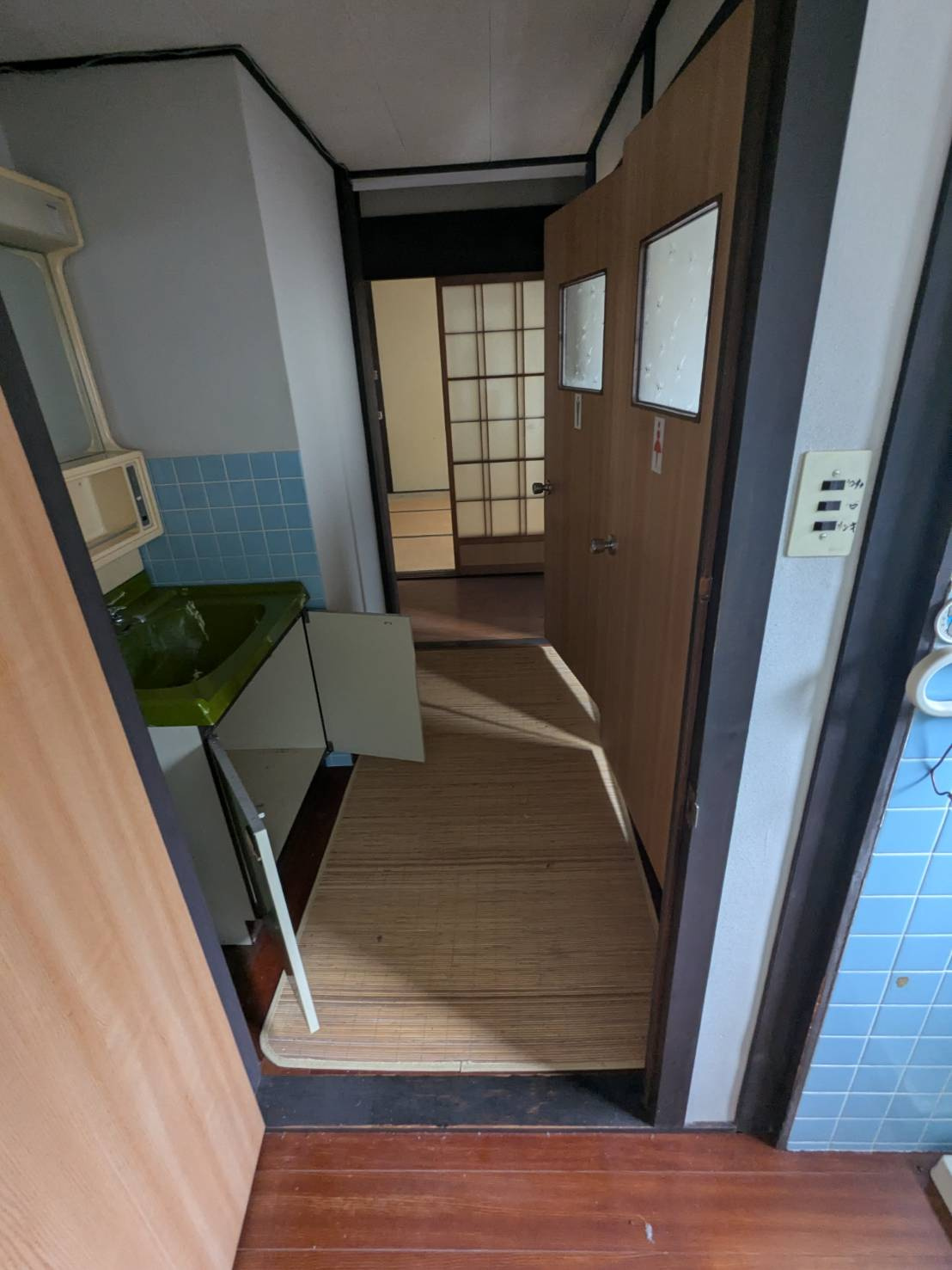 安芸高田市向原町坂字向井原山　中古住宅の洗面所