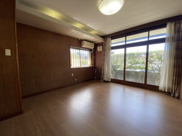 伊敷6丁目　中古戸建ての居間・リビング|家族が集うリビングです。