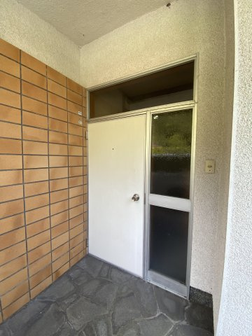 伊敷6丁目　中古戸建ての玄関