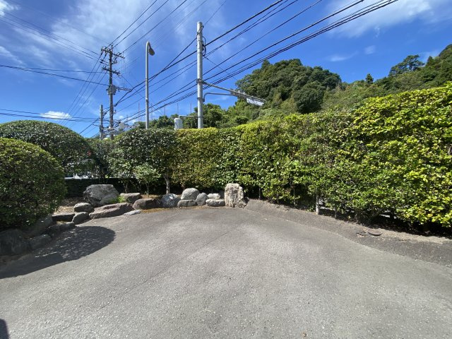 伊敷6丁目　中古戸建ての駐車場|駐車2台可。