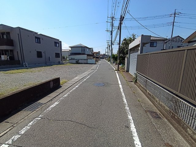 高崎市倉賀野町　売地の前面道路含む現地写真