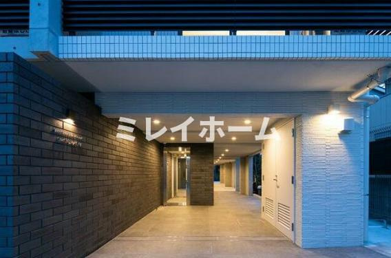 ルネサンスコート大森町のエントランス