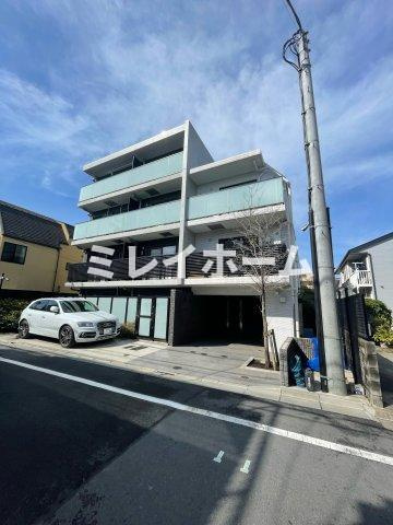 ルネサンスコート大森町の駐車場