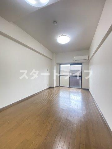 大阪市淀川区東三国３丁目の賃貸マンションの居間・リビング