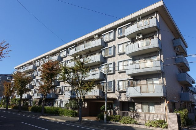 ドルチェ甲子園の外観