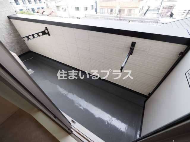 Ｓ－ＭＯＶＥ大阪鶴見のバルコニー