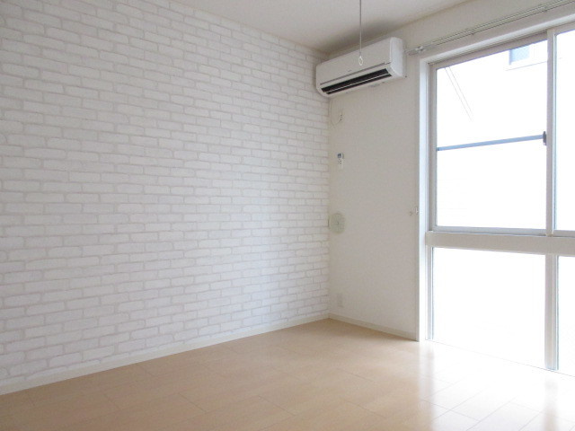 CALMEの居間・リビング|★キレイなフローリングのお部屋です★
