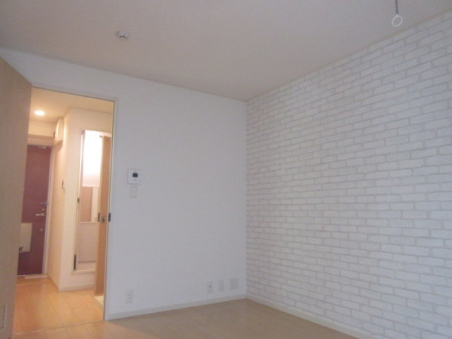 CALMEの居間・リビング|★キレイなフローリングのお部屋です★
