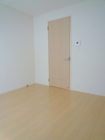 CALMEの寝室|★キレイなフローリングのお部屋です★