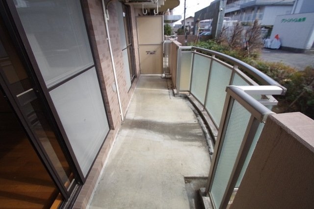 町田市三輪町の賃貸マンションのバルコニー