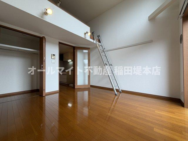 川崎市多摩区菅２丁目のアパートのキッチン