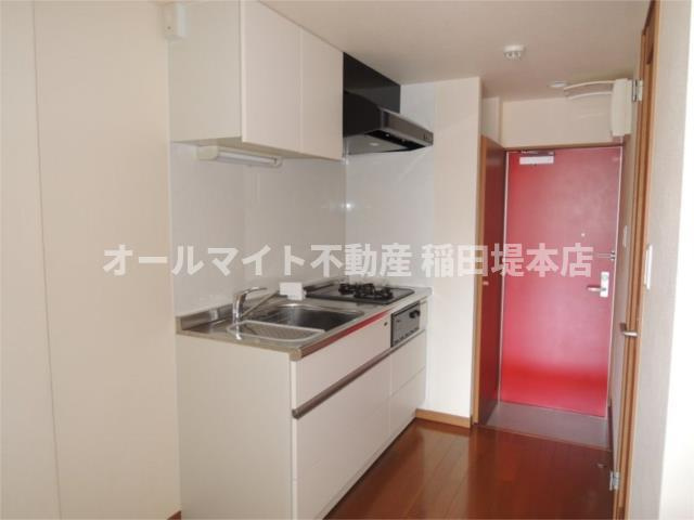 川崎市多摩区菅２丁目のアパートのエントランス