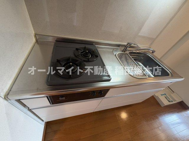 川崎市多摩区菅２丁目のアパートのキッチン