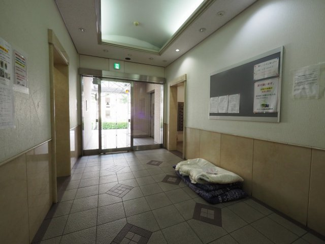 エトワール北梅田のロビー