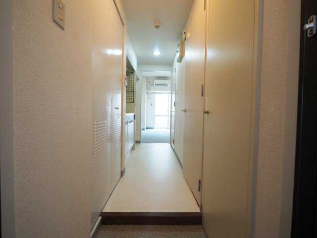 エトワール北梅田の玄関