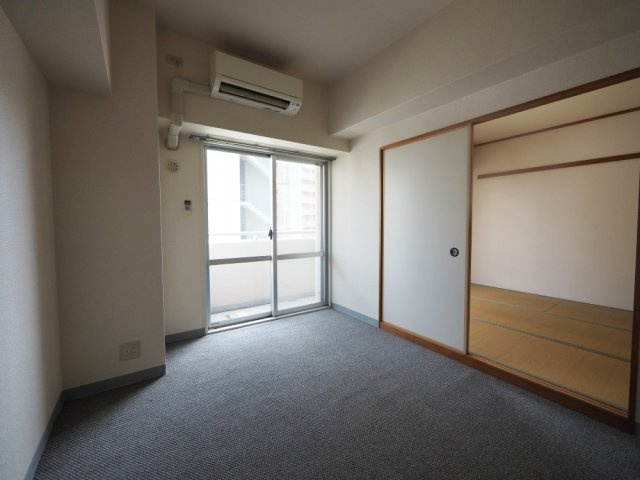 エトワール北梅田の洋室