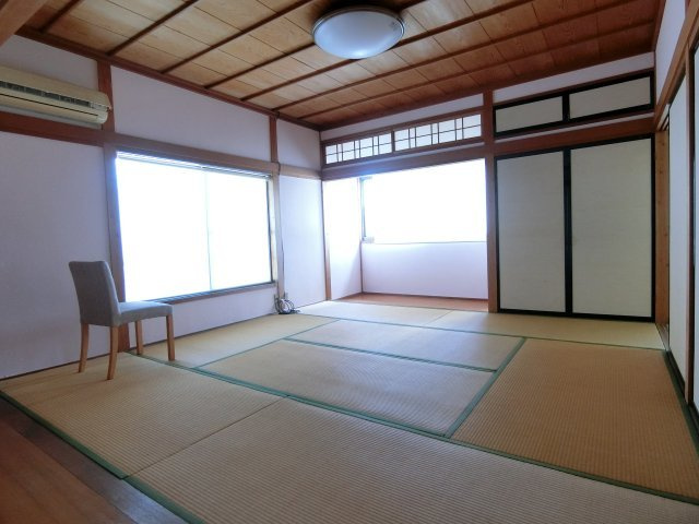 米子市皆生5丁目店舗付住宅の和室|2階和室
