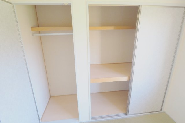 フレサリア　A棟　ひこの収納