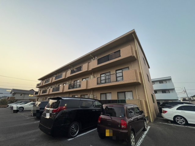 萩野マンションB棟の外観