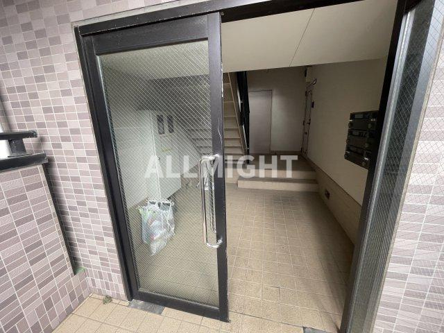 稲城市矢野口の賃貸マンションのエントランス|★お部屋探しはオールマイト不動産までご相談下さい♪
