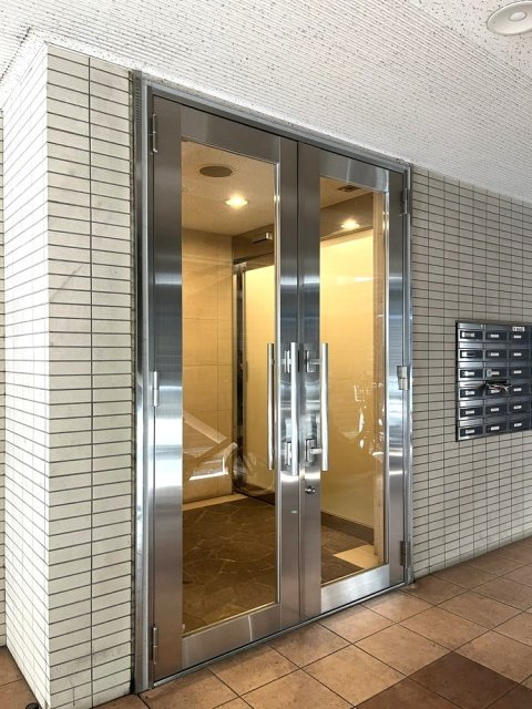 フレールK&Yのエントランス|清潔なエントランスです