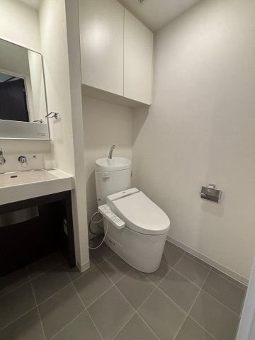 プラウドフラット白金高輪のトイレ|コンパクトで使いやすいトイレです