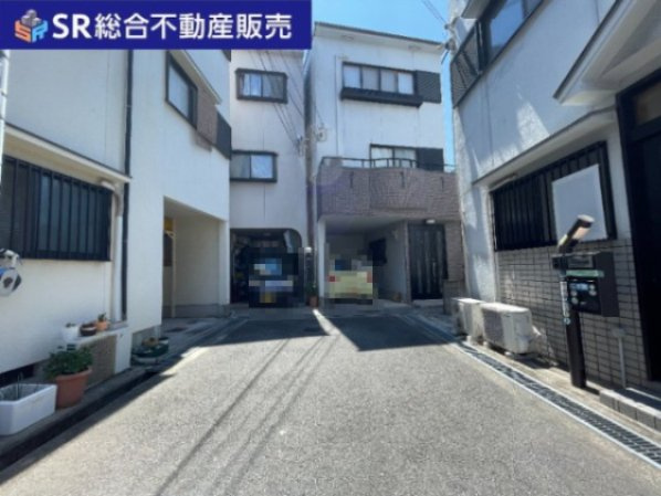 東石切町2丁目中古戸建の洋室|3F　8.2帖。広々とした洋室です！
