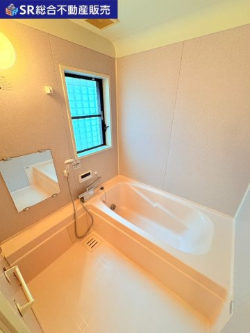 東石切町2丁目中古戸建の浴室|足を伸ばしてゆったりくつろげる浴室です！