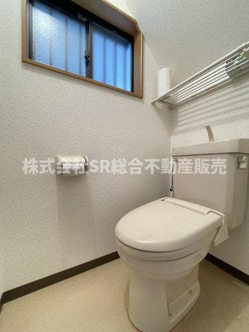 東石切町2丁目中古戸建のトイレ|温水洗浄便座もございます♪