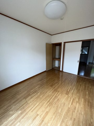 ハイツマルコーⅠの洋室
