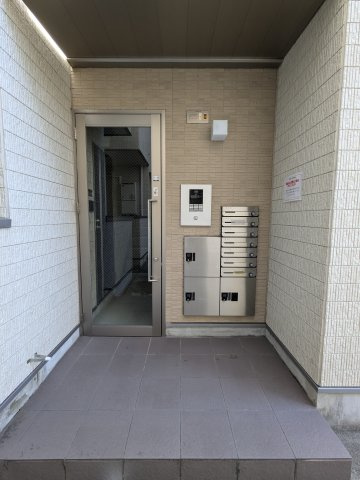 ハーモニーテラス志賀町Ⅹのエントランス