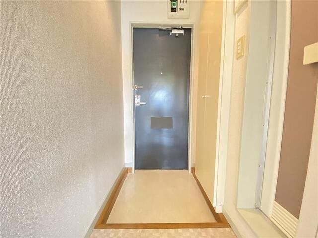 ヒルズ仏向町の玄関