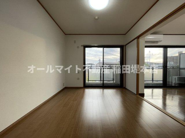 川崎市多摩区菅稲田堤１丁目の賃貸マンションの洋室