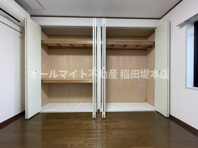 川崎市多摩区菅稲田堤１丁目の賃貸マンションの収納