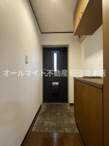 川崎市多摩区菅稲田堤１丁目の賃貸マンションの玄関