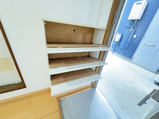 サンパレス大和田3番館の玄関