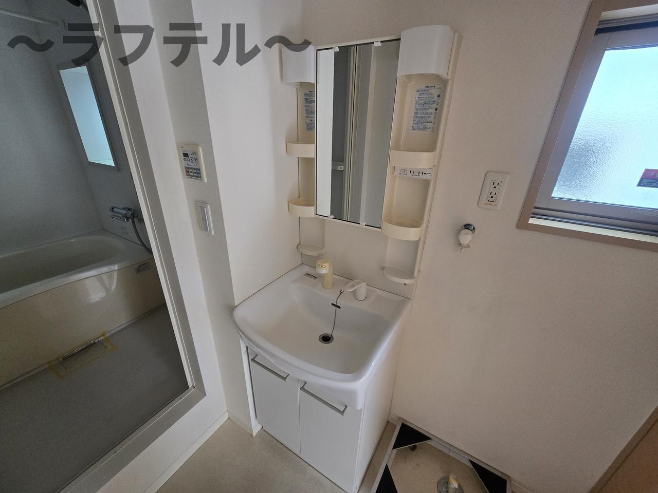 グローリエの独立洗面台