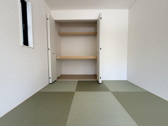 沖縄市胡屋　第1（全13棟）ラスト9号棟の和室|9号棟　畳コーナー3帖＋収納付き♪