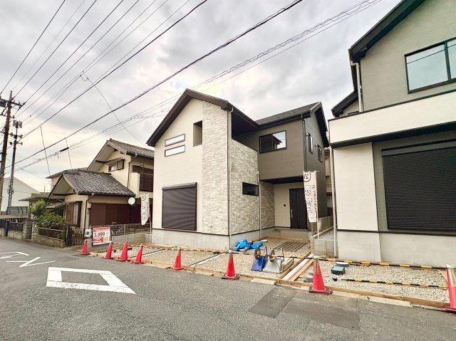 《仲介手数料半額》川越市霞ケ関北 20期全2棟　1号棟の前面道路含む現地写真