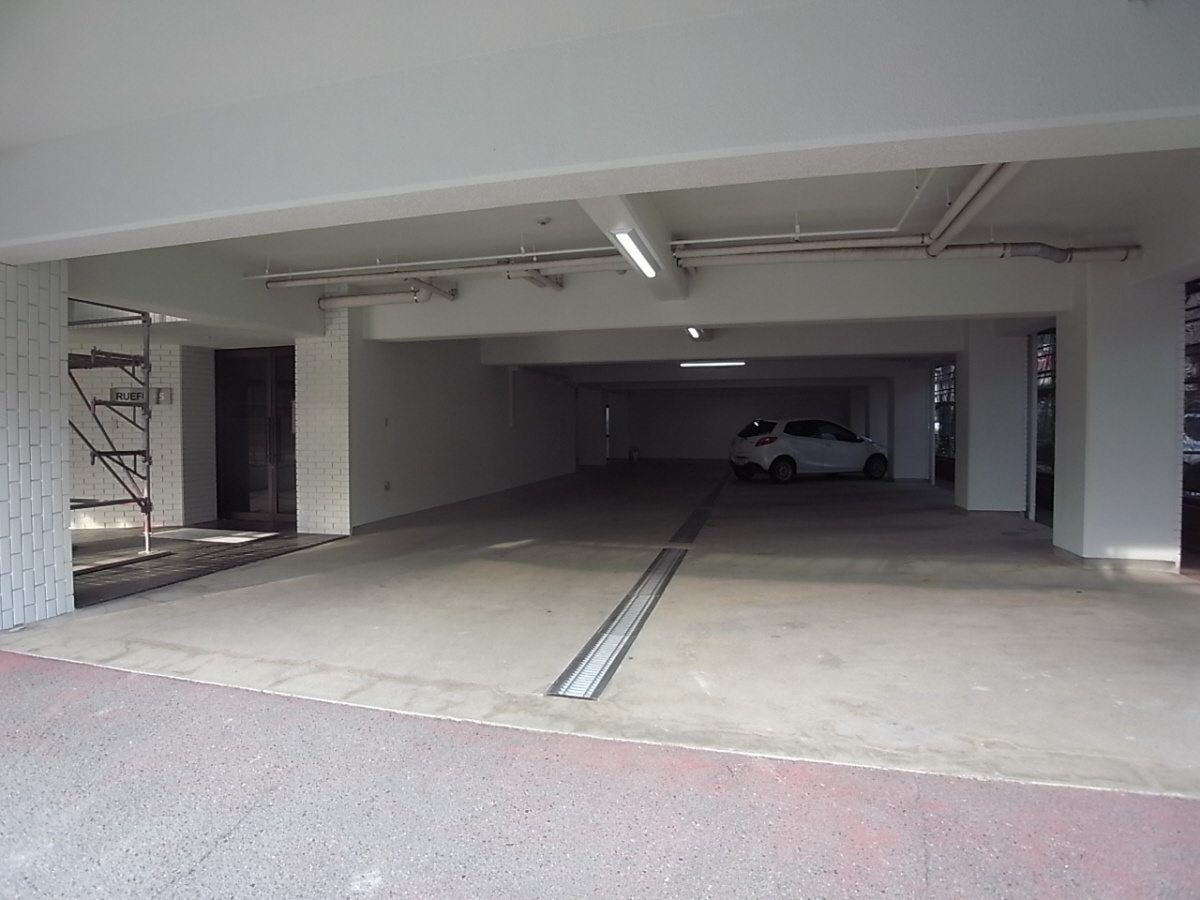 RUEFU＋5の駐車場