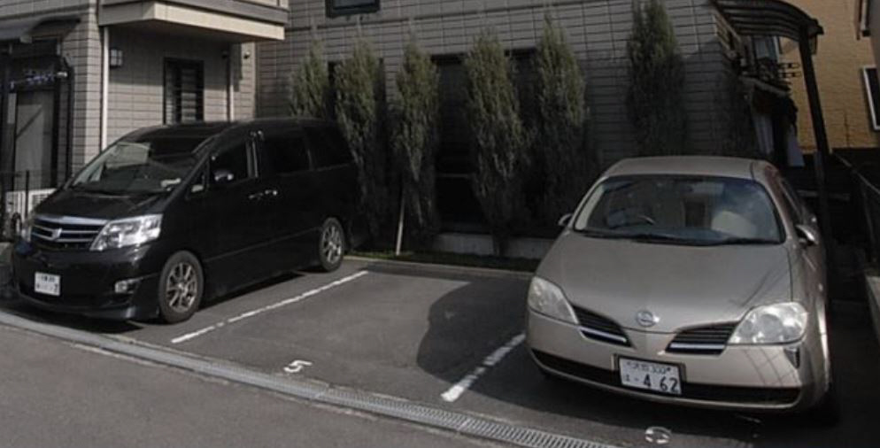 エスパシオ21の駐車場