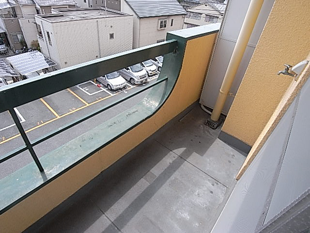 芳栄ハイツのバルコニー