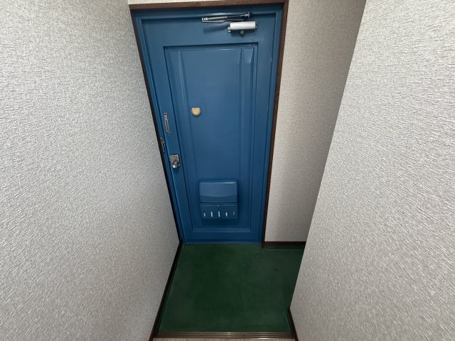 ヴィレッジ香里の玄関
