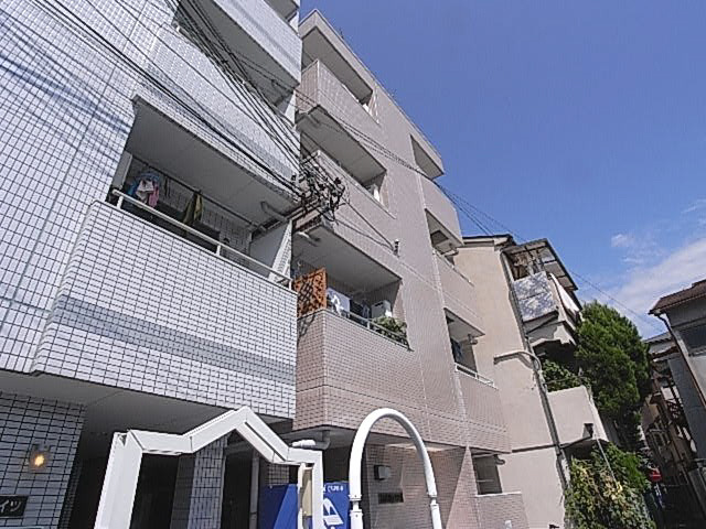 フリーディオ春日町の外観