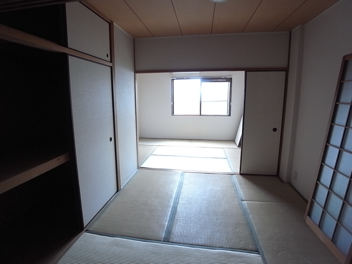 宝龍マンションの洋室