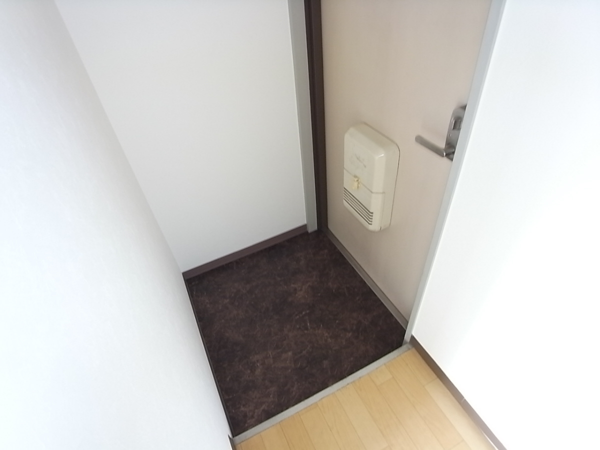 メゾンＡＫＩＮＡＩ香里の玄関