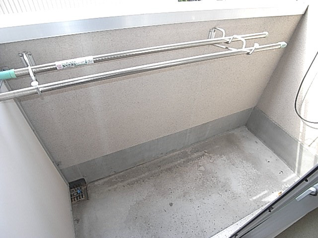 プレアール寝屋川高柳のバルコニー
